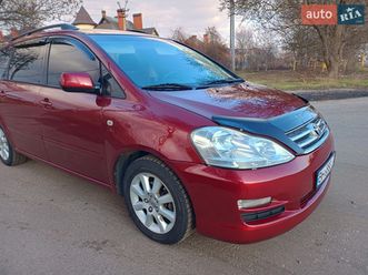 toyota avensis verso 2004