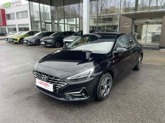 hyundai i30 fastback smart 1.5 tgdi 118 kw manuál · louda auto