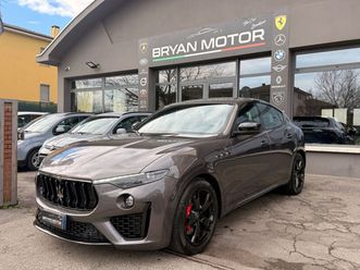 levante levante v6 430 cv awd modena s