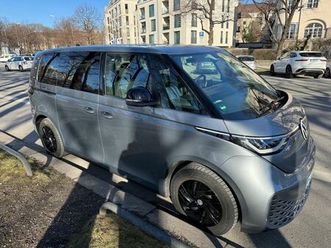 vw id. buzz pro / 82 kwh / wie neu / ahk / camping / zubehör