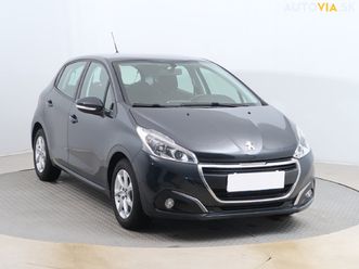 peugeot 208 1.2 puretech, čr,1.maj, tempomat za 7 500 €