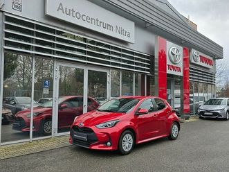 toyota yaris 1.5 tnga hev comfort tech