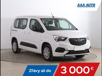 opel combo 1.2 turbo, sr,1.maj, serv.kniha, klíma