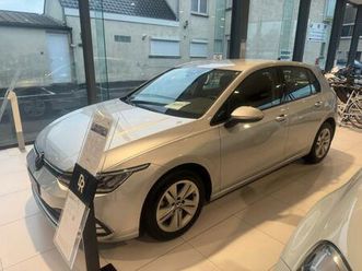 volkswagen golf viii life