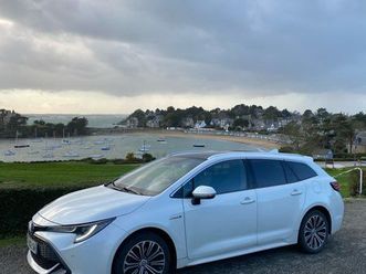 toyota corolla touring sport desing to 184cv