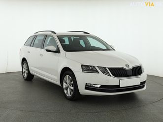 skoda octavia 1.6 tdistyle , čr,2.maj, tempomat za 10 800 €