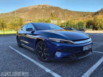 2022 byd han 4x4 panorama soltak head-up display 360 kamera