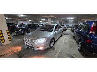 toyota avensis 2.0 3,000 eur