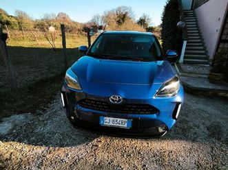 toyota yaris cross lounge in perfette condizioni