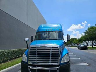 freightliner 2013 cascadia - for sale