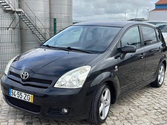 toyota corolla verso dezembro/04