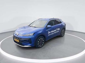 volkswagen t-roc 1.5 etsi life first edition 7 versn. dsg · comfort pakket · achteruitrijcamera · draadloze telefoonlader