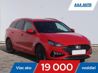 hyundai i30 1.5 dpifamily, sr,1.maj, serv.kniha