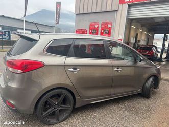 kia carence 7 places