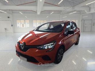 renault clio 1.0 sce 48kw equilibre 5 porte berlina