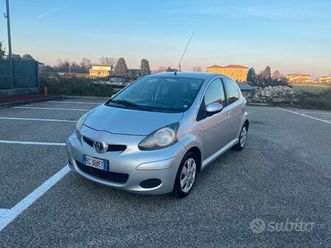 toyota aygo 1.0 12v vvt-i 5 porte sol connect red