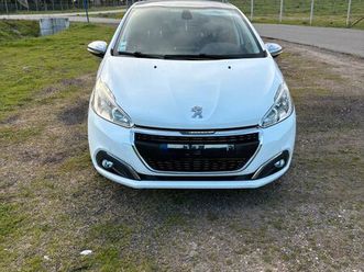 peugeot 208 1.2 puretech 110cv féline