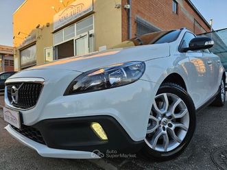 v40 2.0 d2 120cv cross country*geartronic*business*navi*pdc*euro6*