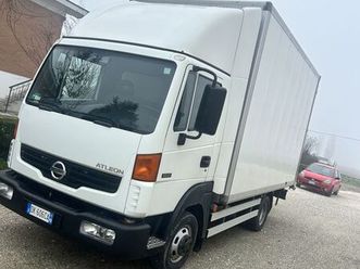 nissan atleon 35.15 an 2008 tecuci