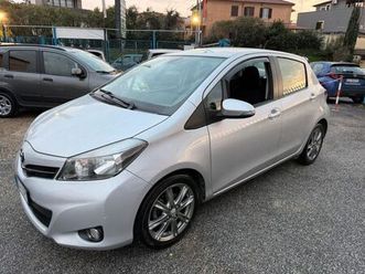 toyota yaris 1.4 **automatica**