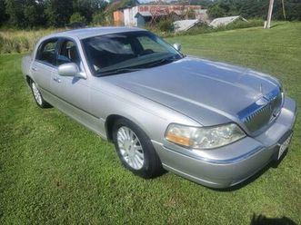 2005 lincoln town car