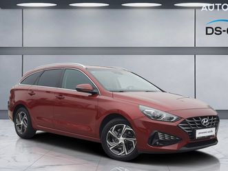 hyundai i30 fl kombi 1,5 dpi family 81 kw man6 za 10 800 €