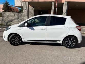 toyota yaris hybrid active 1.5