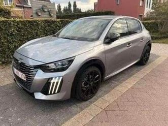 ② peugeot 208 gt line ,1.2 i/6998 km/alcantara/panorama dak — peugeot — 2ememain