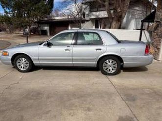 2003 ford crown victoria