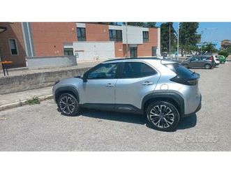 toyota yaris cross lounge