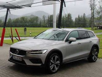 v60 cross country plus, b5 awd mild-hybrid, benzin, bright