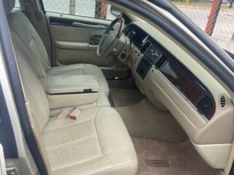 2007 lincoln town car signature limited – clean title – runs smooth – $5,2