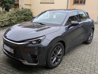 lexus lbx hev hybrid/cam360/ hed up/3005 km/ 5mj.star /ušteda 4800 €, 2025 god.