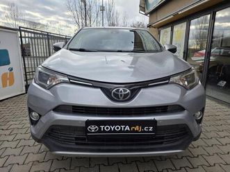 toyota rav4 2.0-1.majitel-tažné-kamera