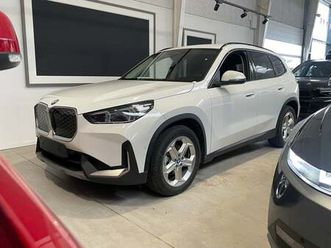 bmw ix1 edrive20 5d