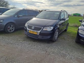 vw touran 1.9 tdi,6sk 3,550 eur