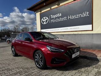 hyundai i30 fastback 1.5 t-gdi premium mhev