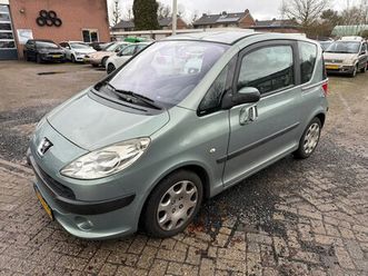 peugeot 1007 - 1.4 gentry