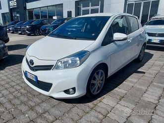 toyota yaris 1.4 d-4d 5 porte lounge