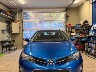 auris touring sports 2.0 d-4d luna