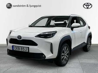 toyota yaris cross 1,5 hybrid active plus awd-i (dragkrok)