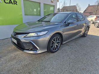 toyota camry 2.5 hybrid executive vip cvt navi / ülésfűtés -szellőztetés / 360 kamera / jbl / sávtartó / táblafelismerő /