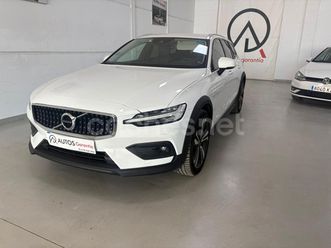 volvo v60 cross country 2.4 d4 awd momentum auto