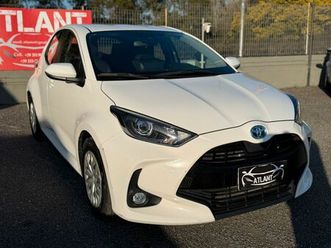 toyota yaris 1.5 hybrid 5 porte active
