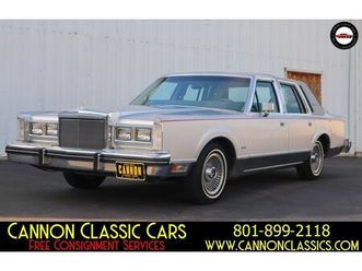 lincoln town car