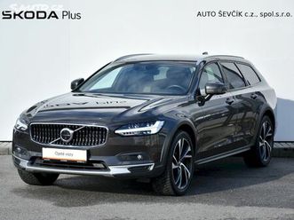volvo v90 cross country b5 173kw