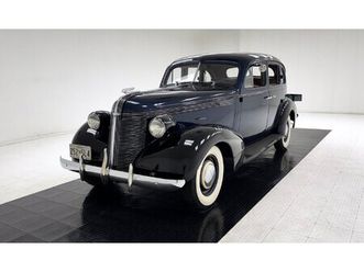 1937 pontiac silverstreak deluxe 4 door sedan