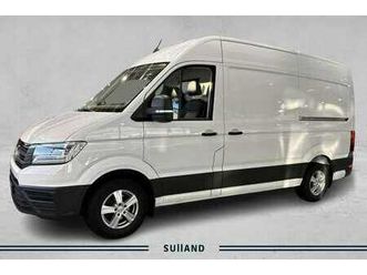 elektrisk vinsj og lasterampe.