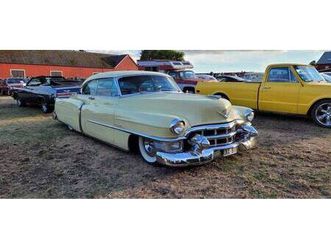 cadillac hardtop sixty-two coupé de ville 1953