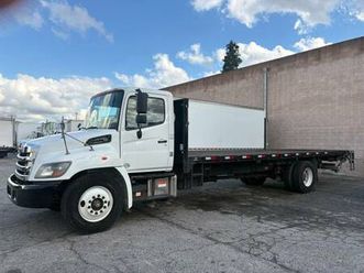 2018 hino 268 flatbed